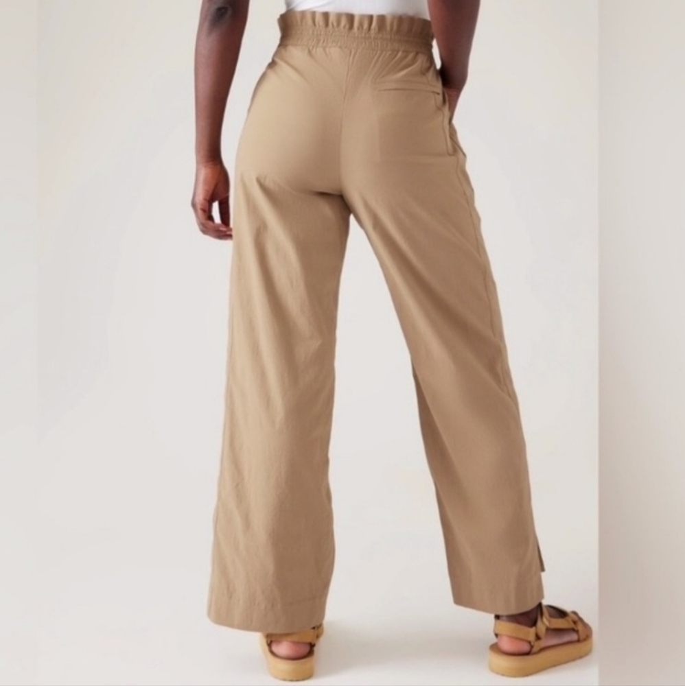 ATHLETA Trekkie pant size 8